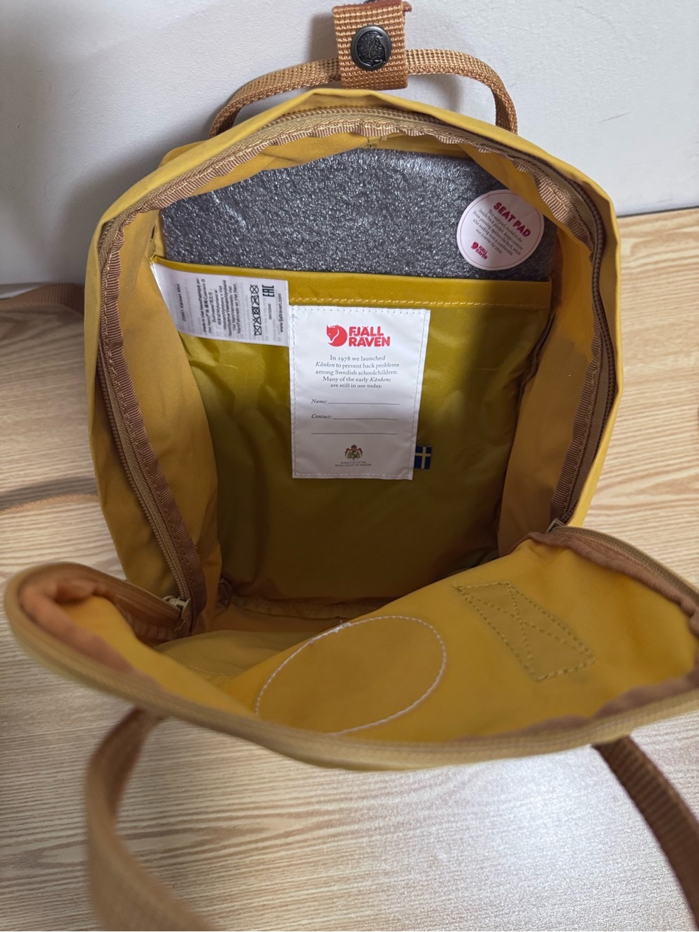 Fjallraven Kanken Mini Backpack in Ochre NWT - Picture 6 of 6